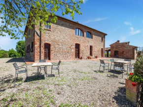 Flat in a typical Tuscan farmhouse with swimming pool
